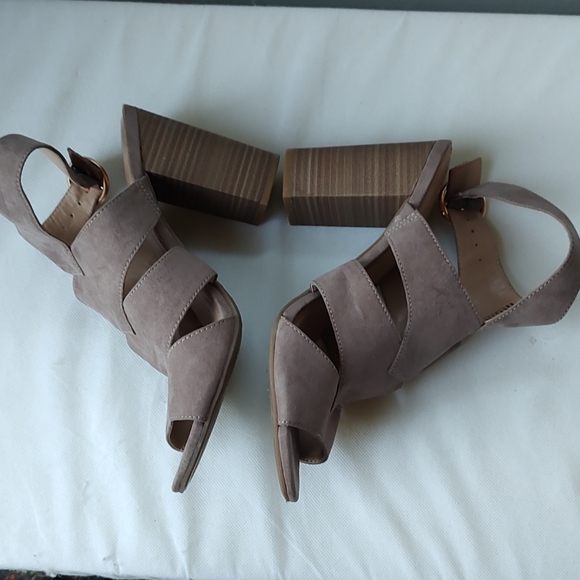 LC Lauren Conrad Pie sandals - Picture 6 of 9